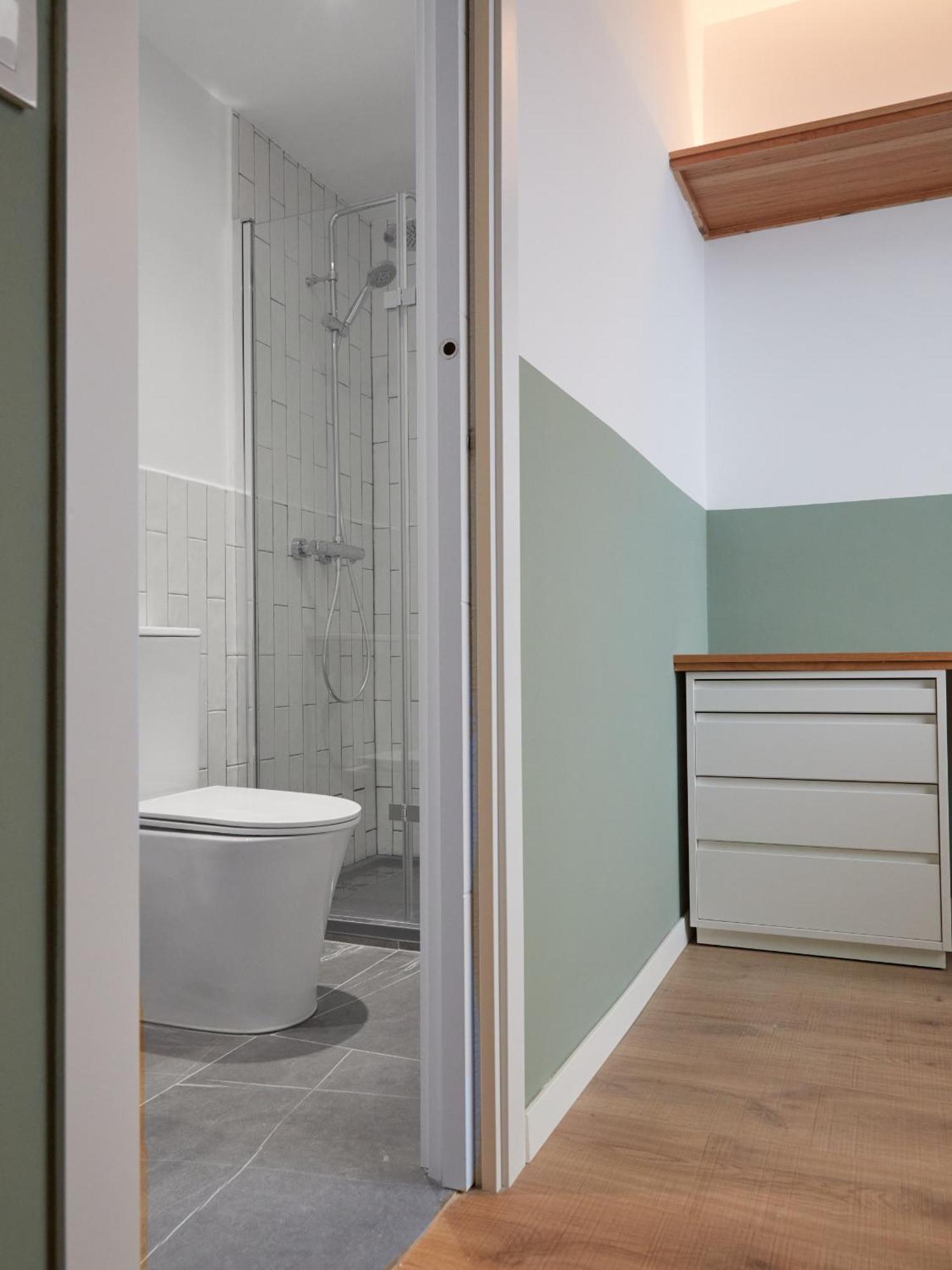 Ola Living Hostal Tetuan Madrid Exterior photo