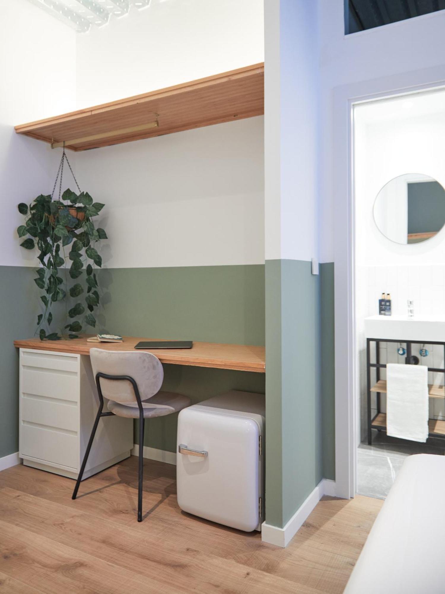 Ola Living Hostal Tetuan Madrid Exterior photo